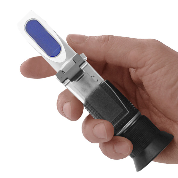 Рефрактометр для автомобилистов (пропиленгликоль, этиленгликоль, электролит) МЕГЕОН 72023 купить по низкой цене | МАКСПРОФИТ